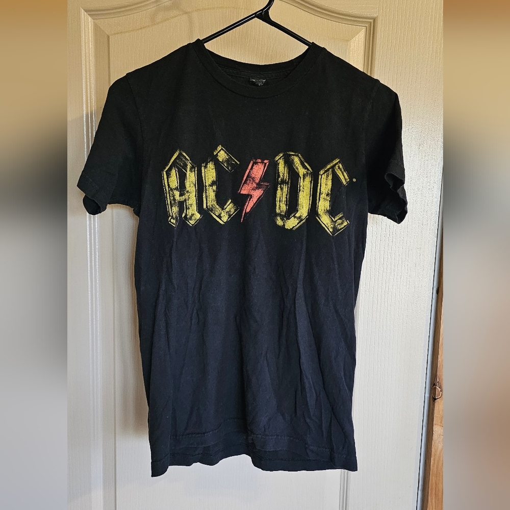 AC/DC Black Band Logo Short Sleeve T Shirt Small 100% Cotton Pre-shrunk
